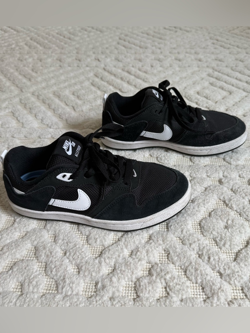 Nike SB Alleyoop Black White Sneakers Boys 4.5Y Skate Shoes Lace Up Athletic